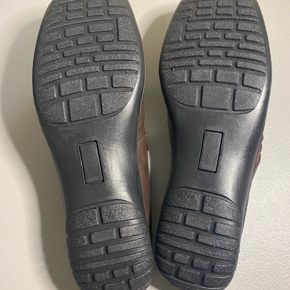 NWOT Easy Street Holly Studded Mules - Picture 4 of 4